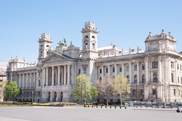 Fototapeta na wymiar Building of Ethnography Museum in Budapest