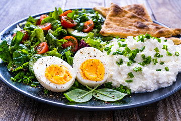 Breakfast - boiled egg, cottage cheese and vegetables
