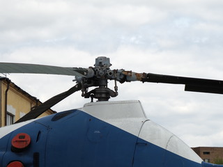 Fototapeta na wymiar screw of an old helicopter