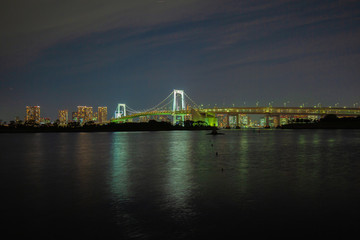 Fototapeta premium レインボーブリッジと東京湾の夜景