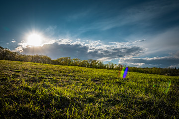 Flara na wzgórzach © Adam Ćwil