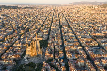 Poster Luchtfoto zonsopgang boven de stad Barcelona, Spanje © Roi