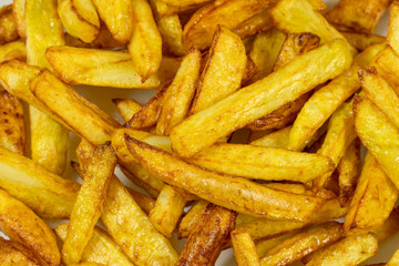 tas de frites françaises croustillantes et dorées