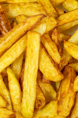 tas de frites françaises croustillantes et dorées