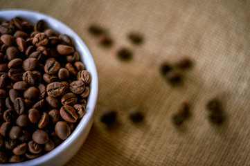 Obraz na płótnie Canvas coffee beans in a cup