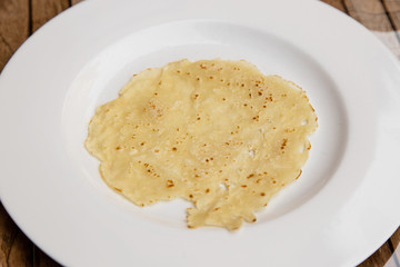 Schita, schiacciata, crepe fatta in casa con acqua farina sale e olio