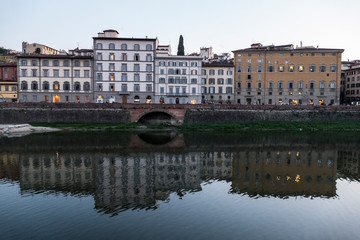 Naklejka premium Houses on the dock of the Arno River