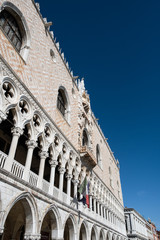 Fototapeta na wymiar Palazzo antico in piazza San Marco a Venezia