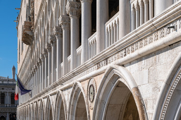 Palazzo antico in piazza San Marco a Venezia - obrazy, fototapety, plakaty