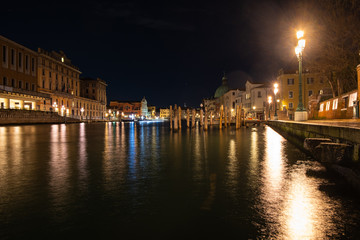 Fototapeta na wymiar Canal grande di Venezia visto dall'alto