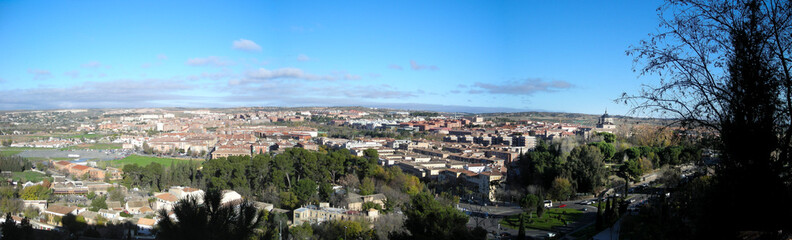 Fototapeta na wymiar Toledo city panorama and blue sky