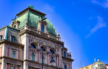 Fototapeta na wymiar Architecture along the streets of Vienna, Austria on a sunny day.