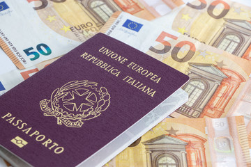 Passaporto Italiano e Banconote da 50 euro 