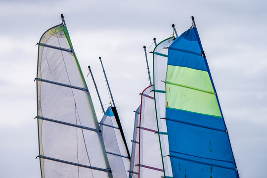 char &agrave; voile sur la plage de Penthi&egrave;vre
