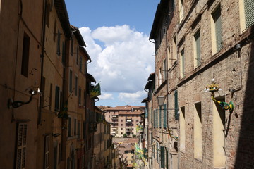 Streets of Beautiful Siena - obrazy, fototapety, plakaty