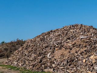 Rindenmulch auf Haufen