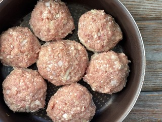 Step by step recipe for meatballs with carrots, cream, soy sauce. Cooking in the photo.