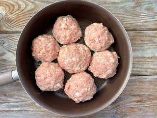 Step by step recipe for meatballs with carrots, cream, soy sauce. Cooking in the photo.