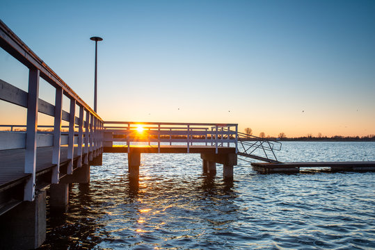 Wsch&oacute;d słońca w Serocku