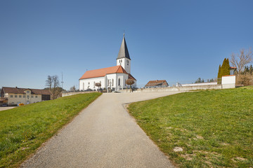 Fototapeta na wymiar Pfarrkirche St. Martinus, Geratskirchen, Massing, Landkreis Rottal-Inn, Niederbayern, Bayern, Deutschland