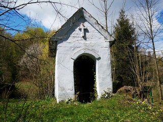 Fototapeta na wymiar Lemko chapel at the foot of the hill