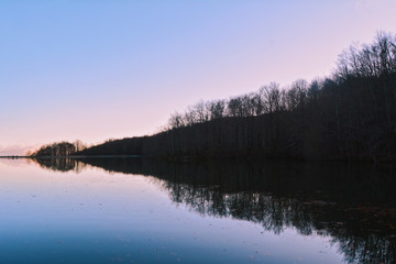 Water reflection in Santa Fé Lake