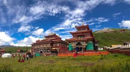 Fototapeta na wymiar East tibet monastery