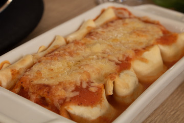 sliced ​​file mignon with table set