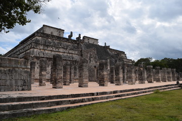 Fototapeta na wymiar The Mayan ruins in Chichen itza