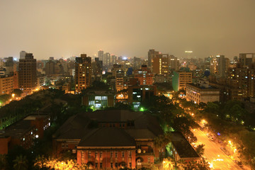 Obraz premium Night high angle view of the NTU College of LAW and residence area