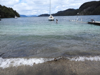 Desde la playa del lago