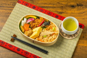 お弁当　Japanese style famous lunch box (bento)