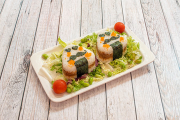 Funny unigiri chicken plate