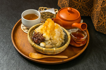 和風ほうじ茶 かき氷　japanese type of epidemic shaved ice
