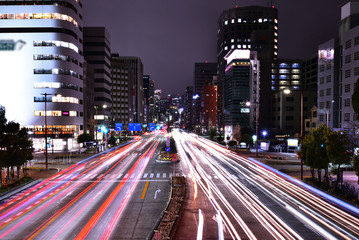 Fototapeta na wymiar 名古屋・栄・久屋大通り・セントラルブリッジ・都市風景・車のライト・光跡