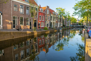 Fototapeta na wymiar Typical dutch canal houses in Delft. 