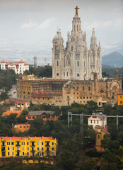 Fototapeta premium Expiatory Church of the Sacred Heart of Jesus mountain in Barcelona