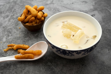 Tofu with fried flour is the breakfast of Chinese and Thai breakfast.