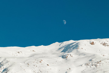 Księżyc w Alpach - obrazy, fototapety, plakaty