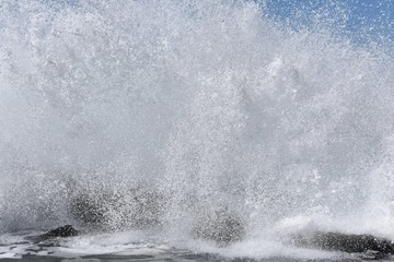 sea breaking on the rocks