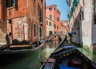 Fototapeta na wymiar Gondola boat in the streets