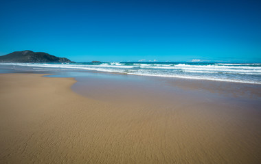 Fototapeta na wymiar Praia do Santinho - Florianópolis - Santa Catarina - Brasil