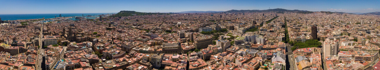 Fototapeta na wymiar Panorama of the city of Barcelona