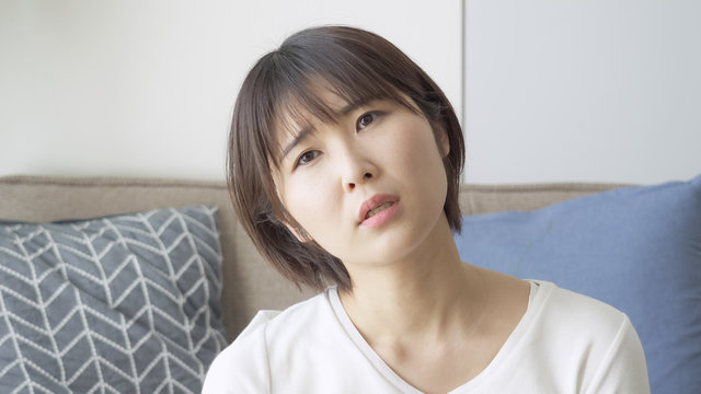 女性　ストレス　不安　考える