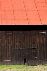 Fragment starej drewnianej stodoły © AP-STUDIO