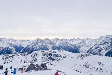 ski Snowy and rocky peaks of the Austrian Alps