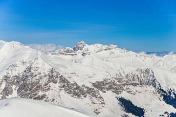 ski Snowy and rocky peaks of the Austrian Alps