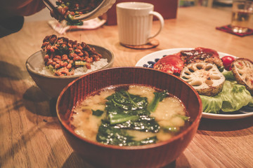 納豆ご飯と味噌汁