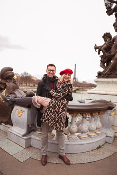 couple doing nice pictures in europe