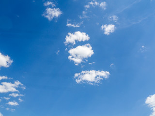 Fototapeta na wymiar Cumulus humilis Wolken Hintergrund Blauer Himmel